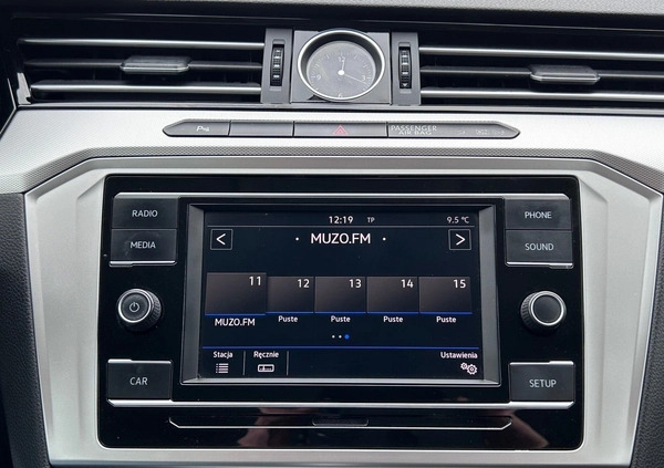 Volkswagen Passat cena 83900 przebieg: 109256, rok produkcji 2018 z Poddębice małe 781
